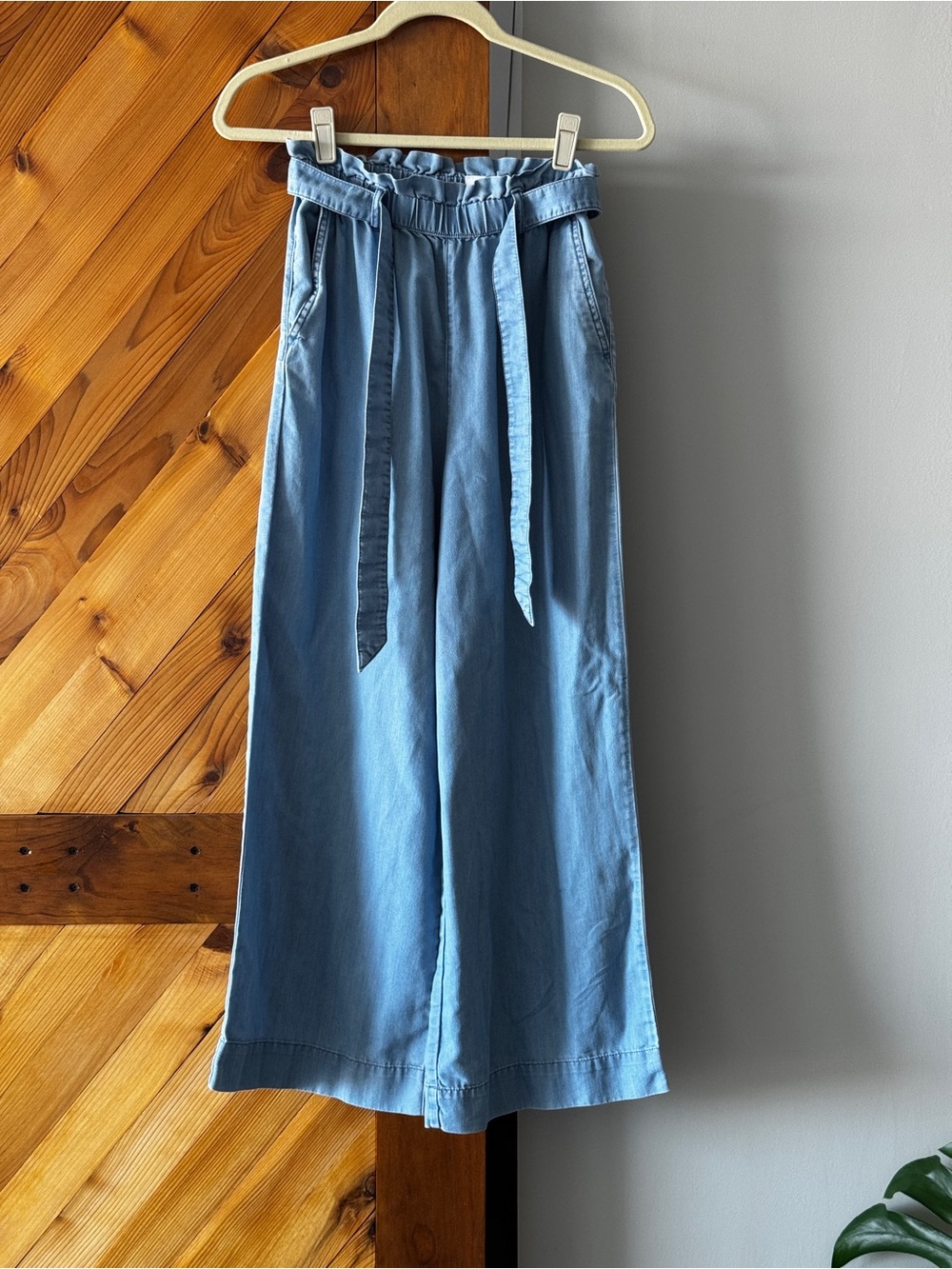 H&M Blue Pants in women’s US size 2